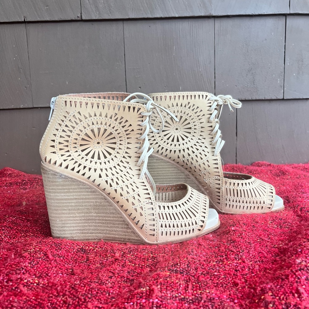 Women's Tan Wedge Sandals
